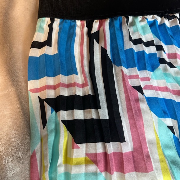 Colorful pleated skirt - Picture 2 of 4